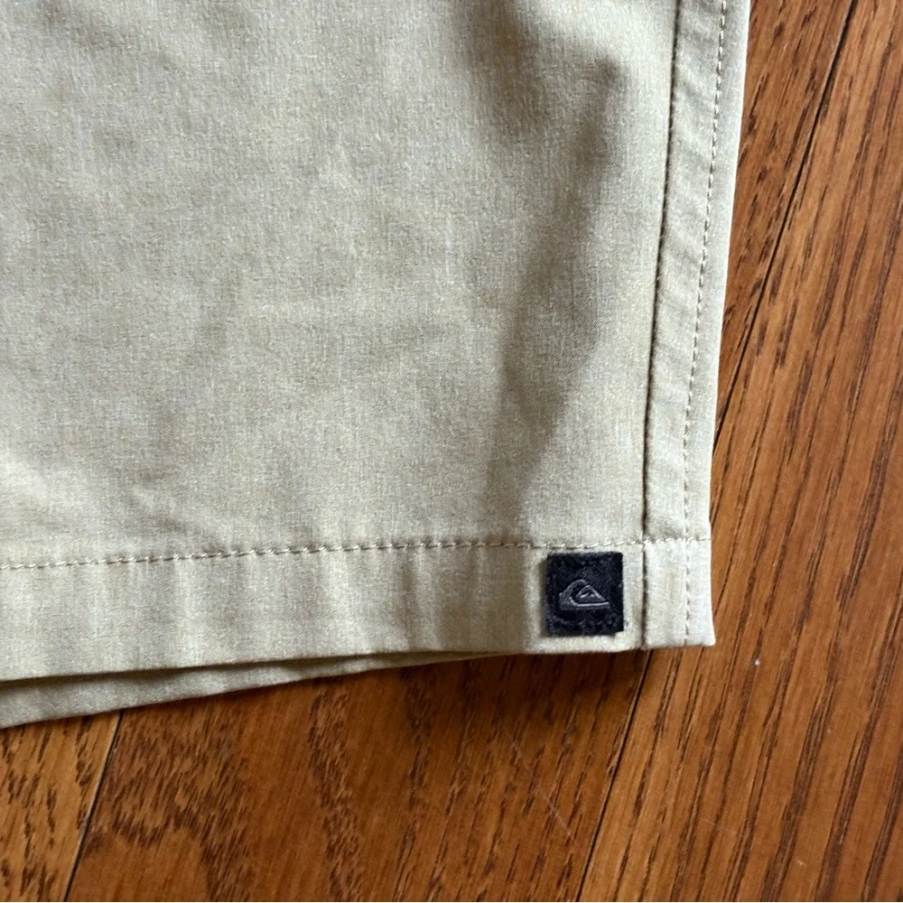 Quicksilver Mens 34 Amphibian Hybrid Shorts Khaki 4 Way Stretch Chino Dry Flight - Picture 2 of 8